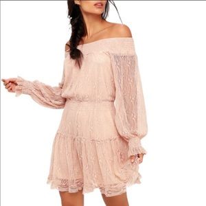 ❌sold Lulu’s Dreams of Romance Lace Dress